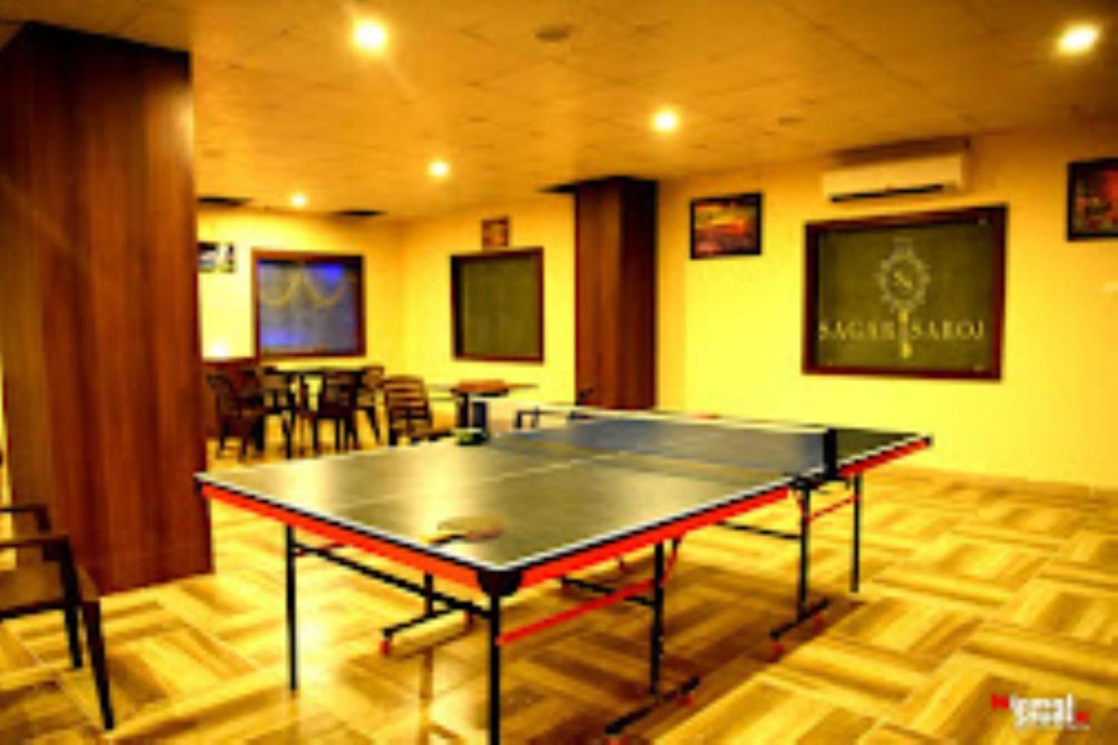 Hotel Saroj Sāgar 외부 사진