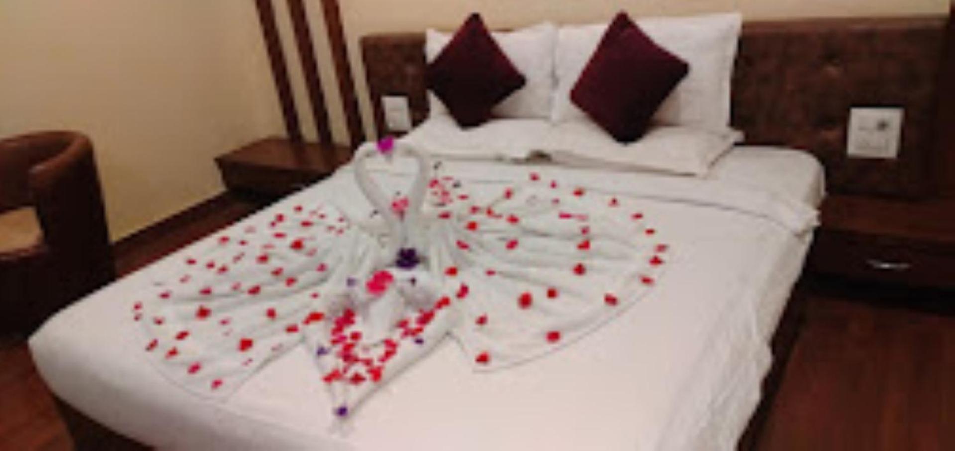 Hotel Saroj Sāgar 외부 사진