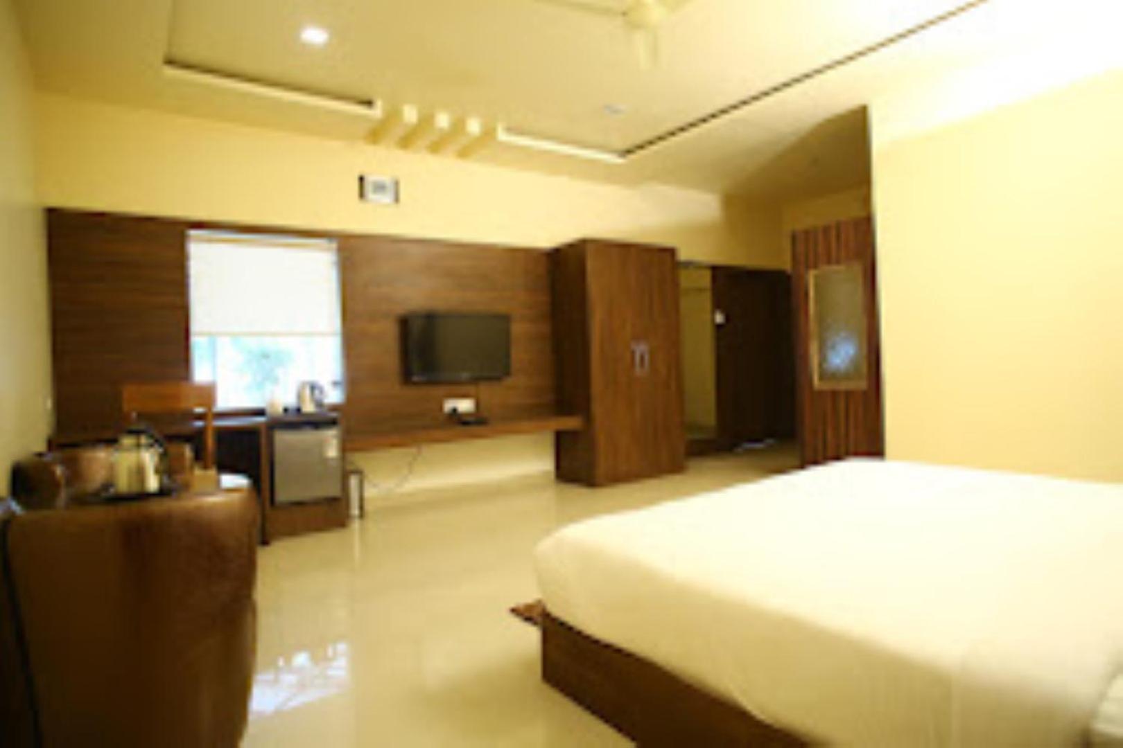 Hotel Saroj Sāgar 외부 사진