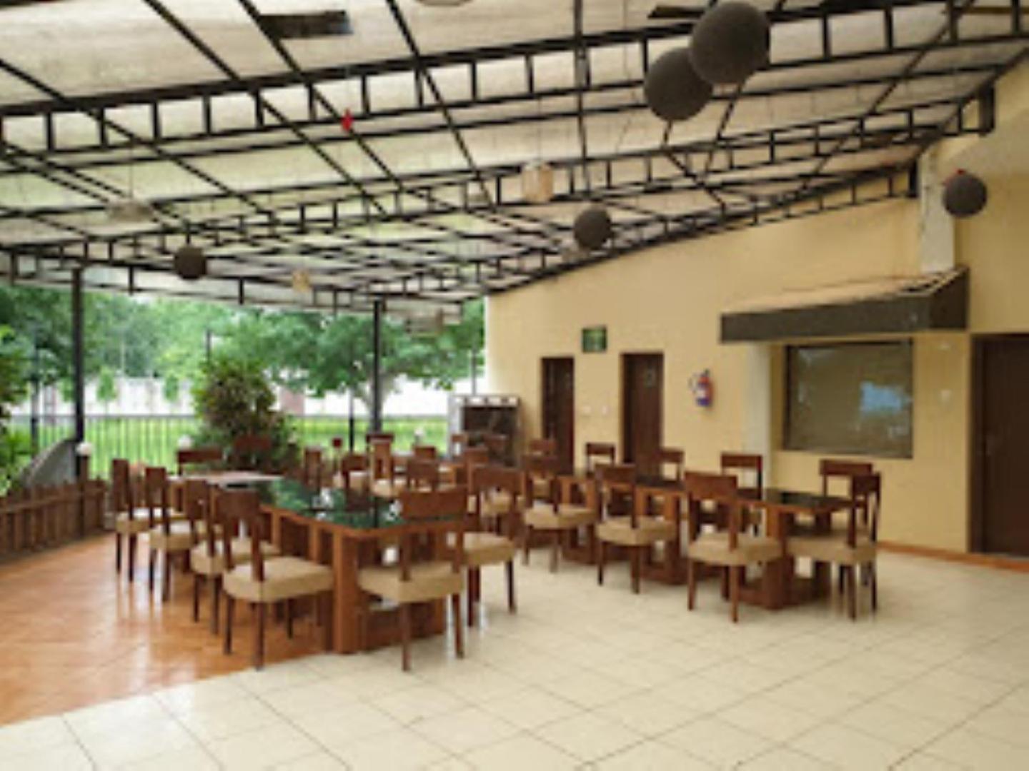 Hotel Saroj Sāgar 외부 사진